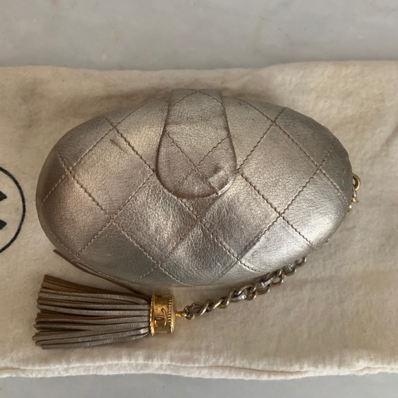 Auth Chanel Vintage Gold Leather Evening Clutch - Picture 8 of 16